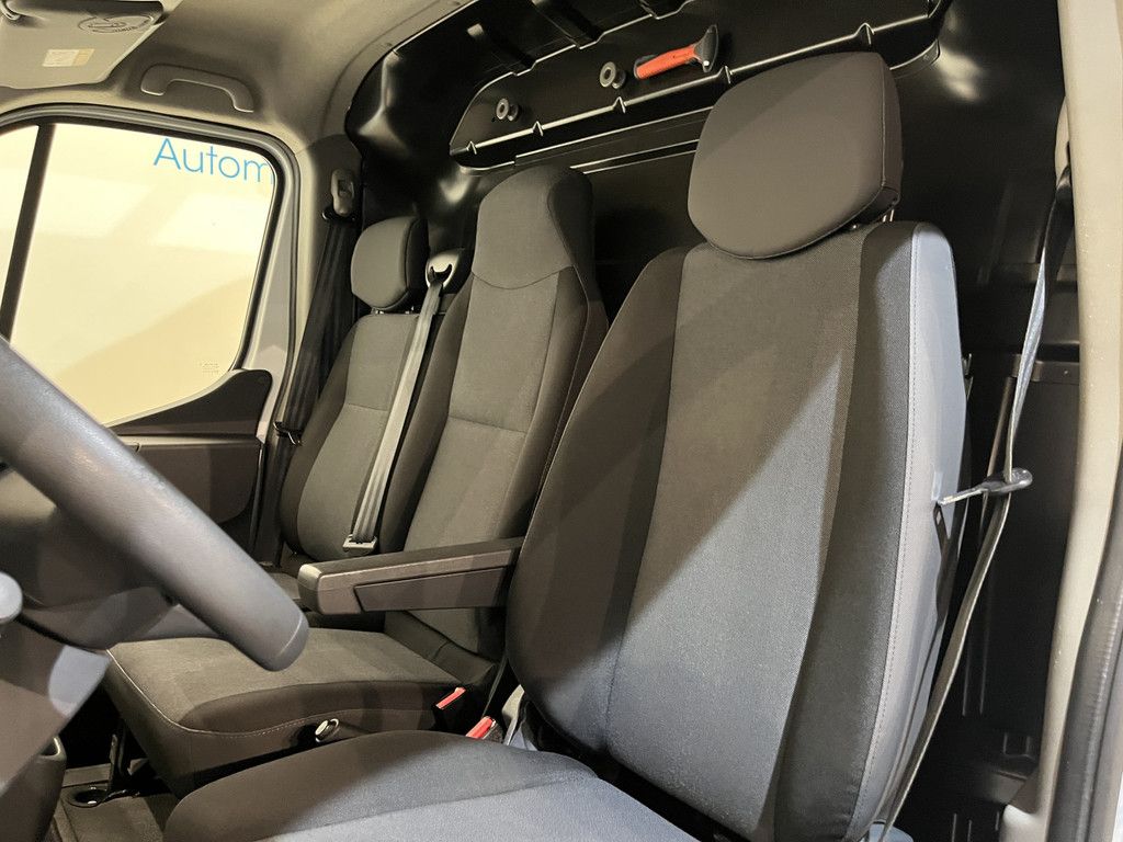 Renault Master 2.3 dCi 150 PK L3H3 Automaat / Euro 6 / Airco / Cruise Control / CarPlay / Camera / Trekhaak / Navigatie / 3-Zits