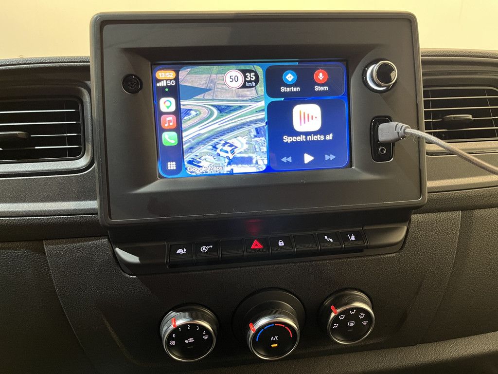 Renault Master 2.3 dCi 150 PK L3H3 Automaat / Euro 6 / Airco / Cruise Control / CarPlay / Camera / Trekhaak / Navigatie / 3-Zits