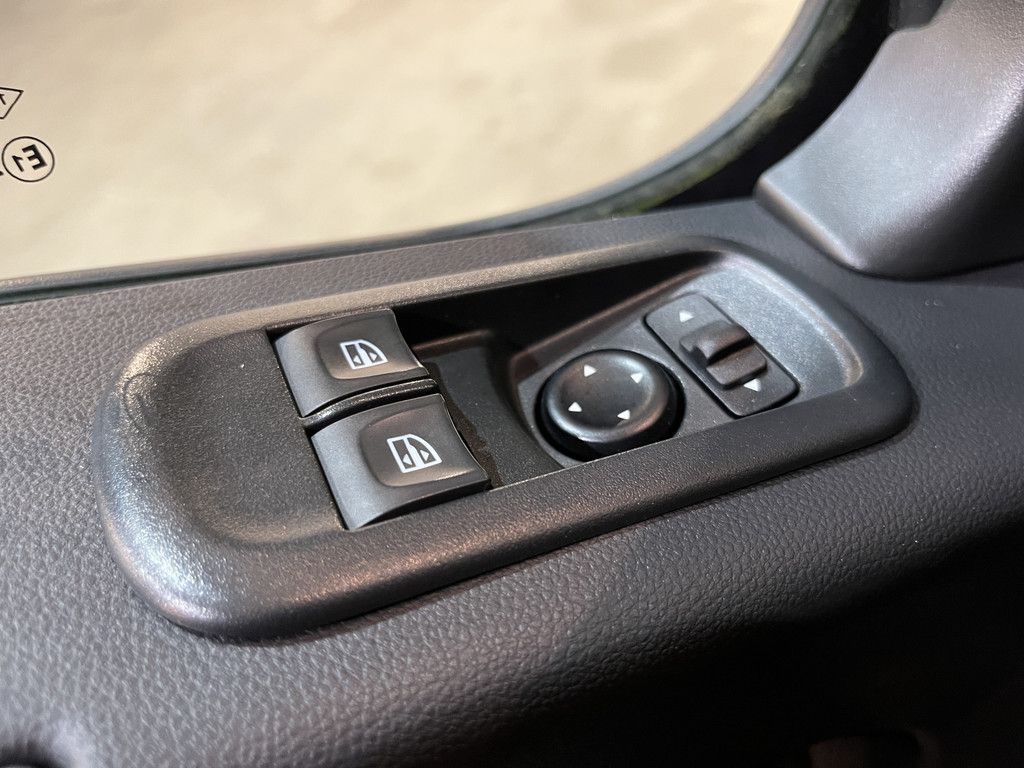 Renault Master 2.3 dCi 150 PK L3H3 Automaat / Euro 6 / Airco / Cruise Control / CarPlay / Camera / Trekhaak / Navigatie / 3-Zits