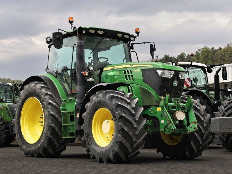 John Deere 6140R