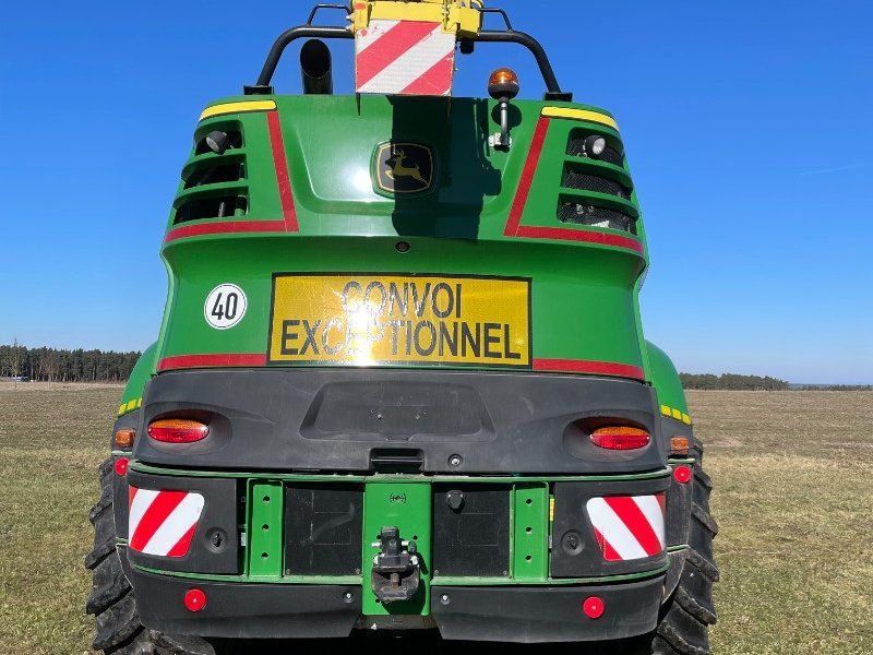 John Deere 8300