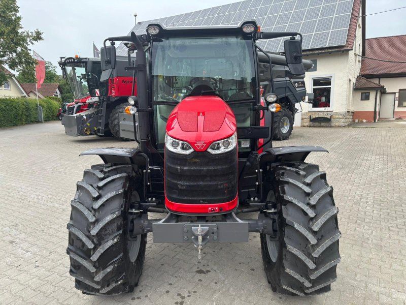 Massey Ferguson 5711 M
