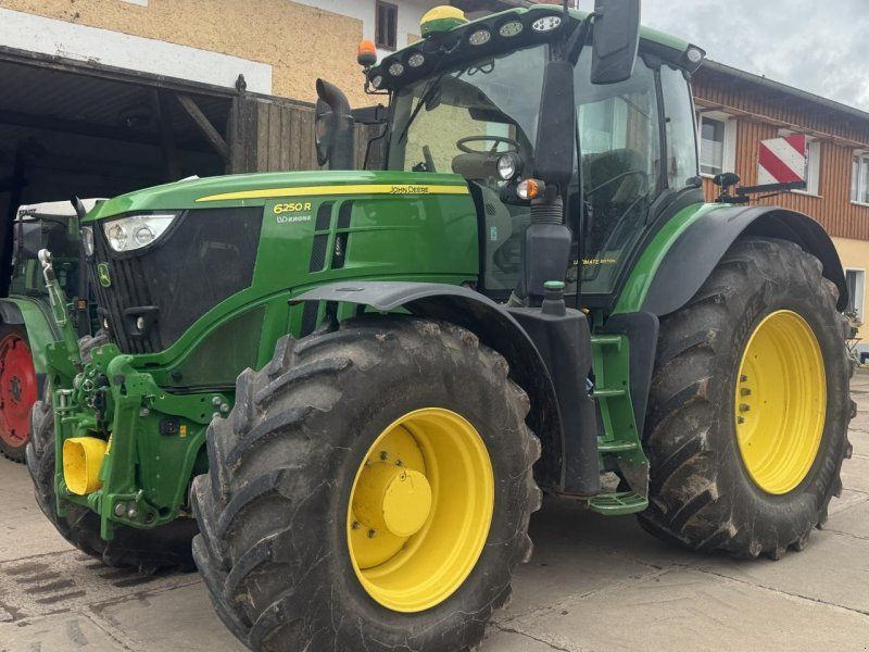 John Deere 6250R