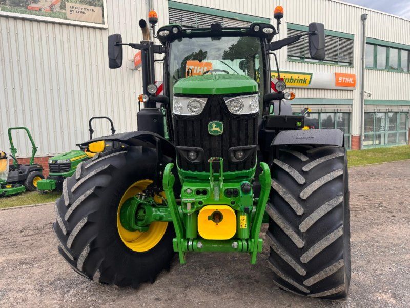John Deere 6R 195