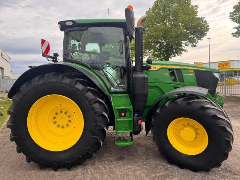 John Deere 6R 195