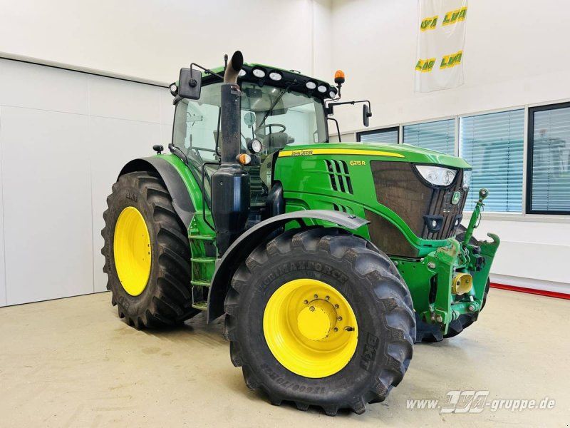 John Deere 6215R