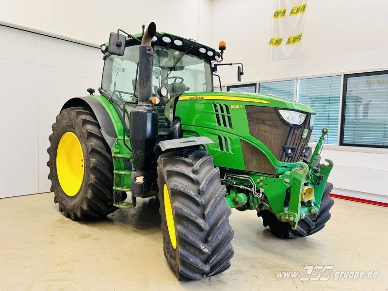 John Deere 6215R