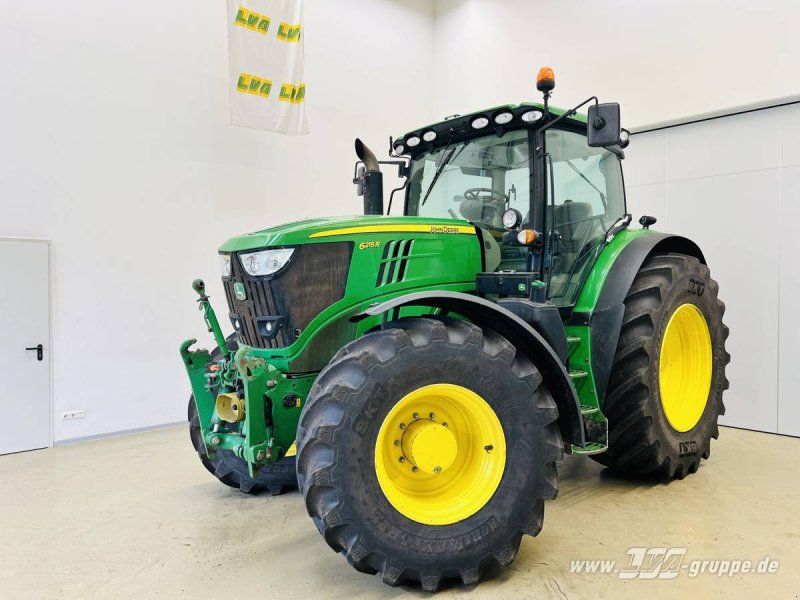 John Deere 6215R