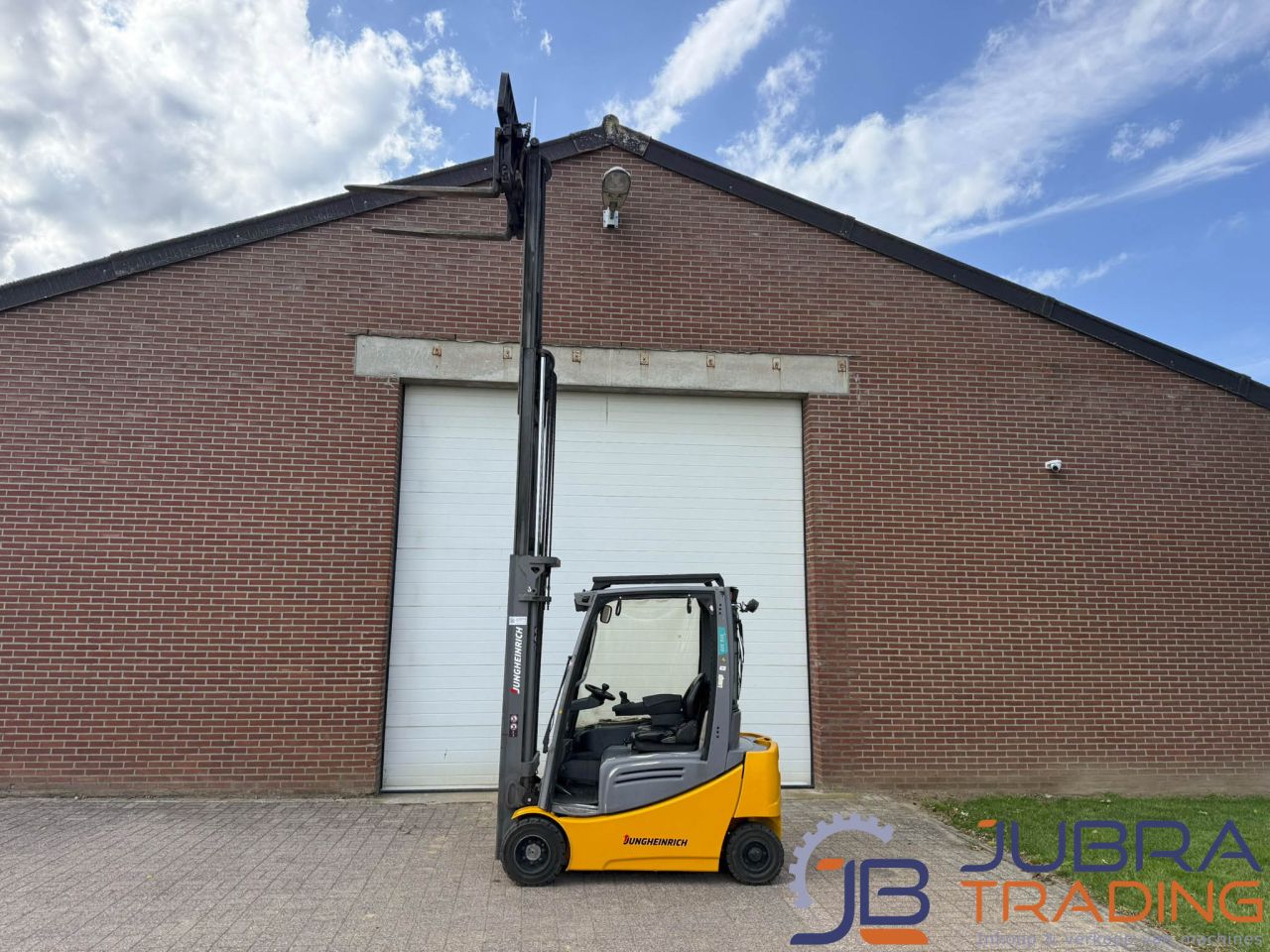Jungheinrich EFG320 Elektro-Gabelstapler | 2019 | 6440 Std. | 2T