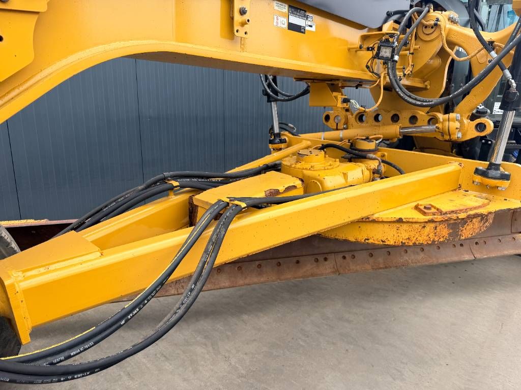 CAT 140M3