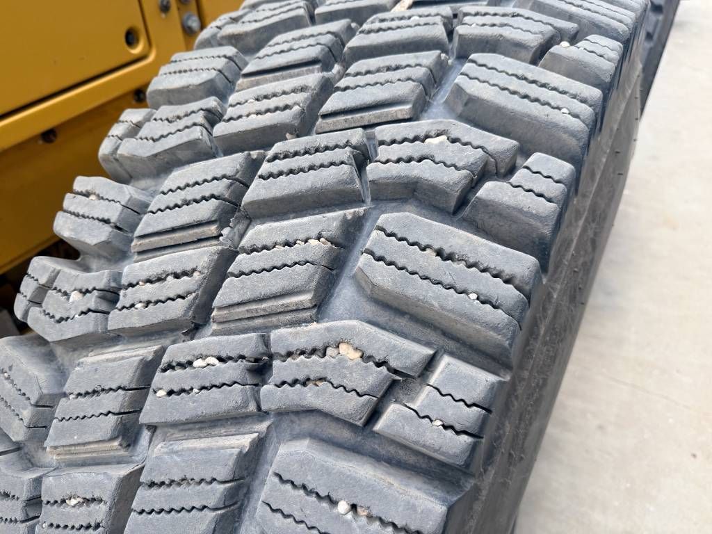 CAT 140M3