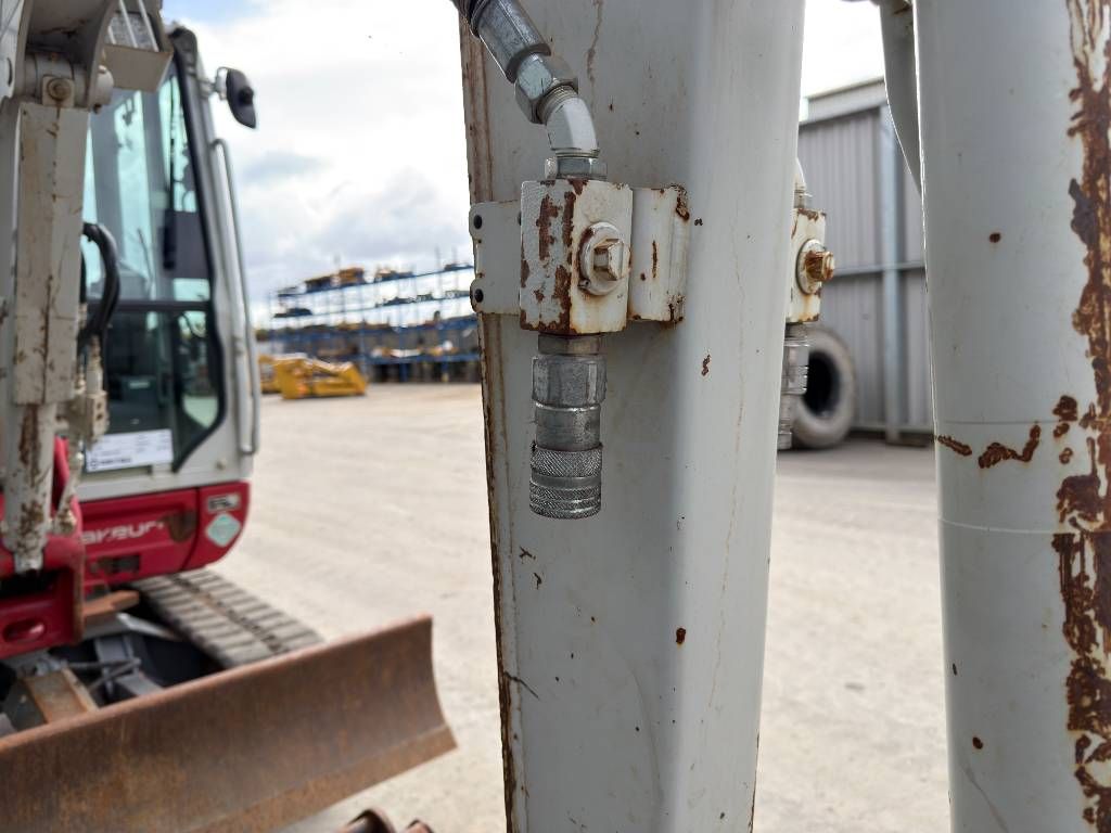 Takeuchi TB230