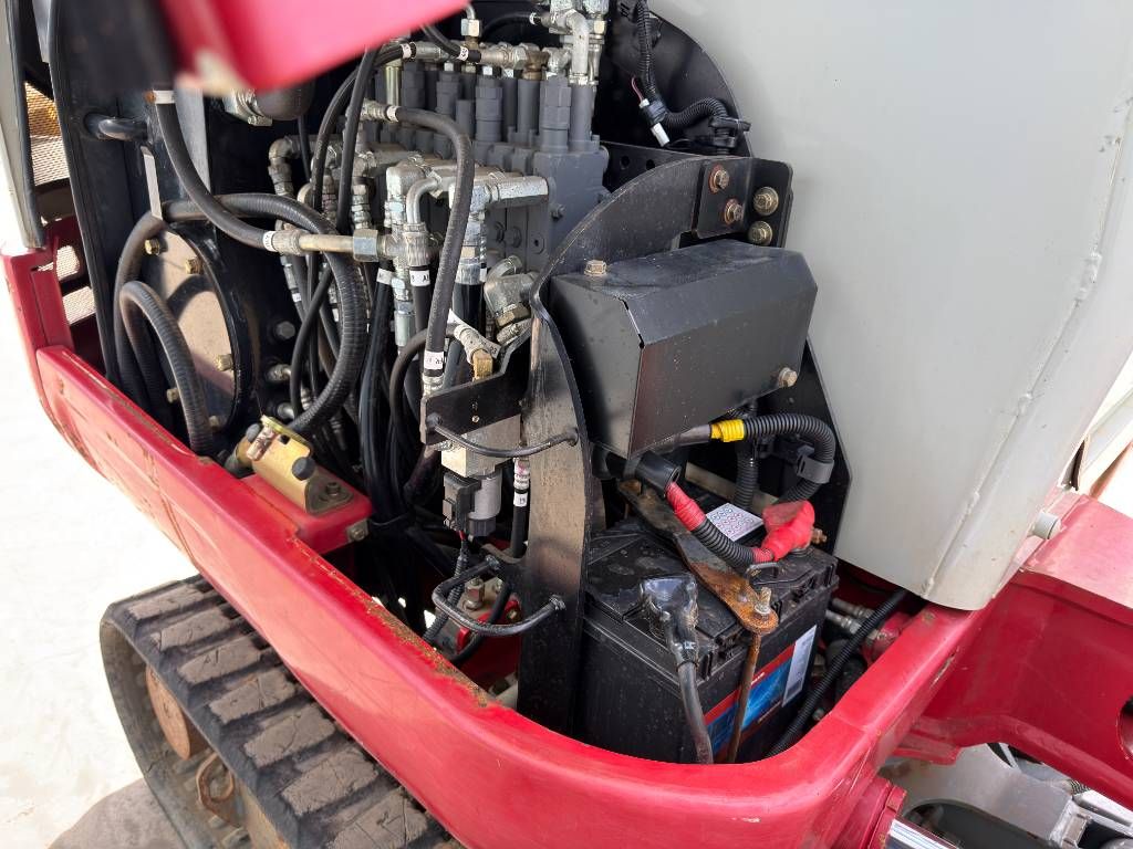 Takeuchi TB230