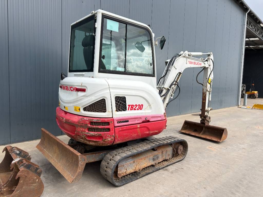 Takeuchi TB230
