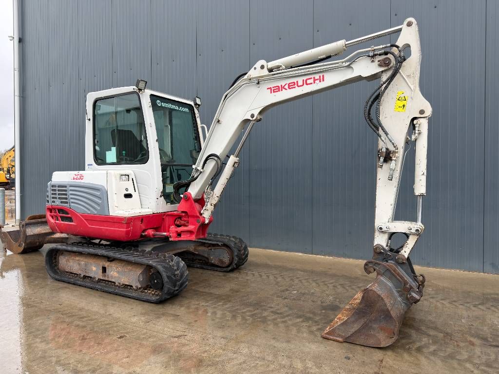 Takeuchi TB235