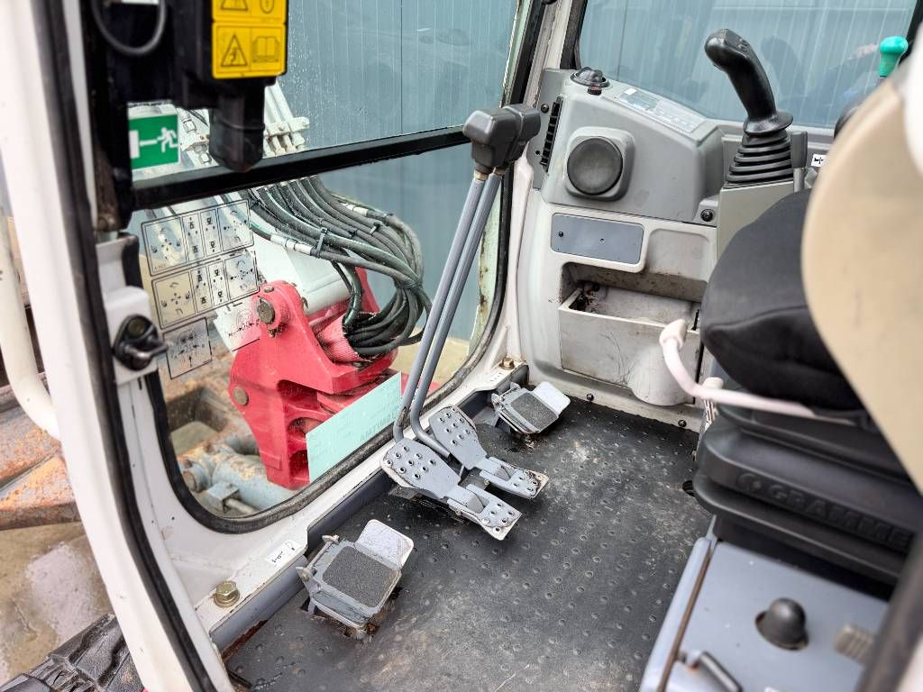 Takeuchi TB235