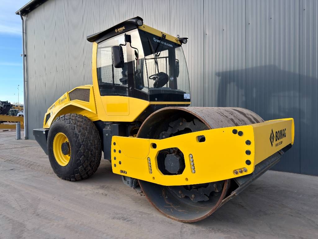 Bomag BW213D-5