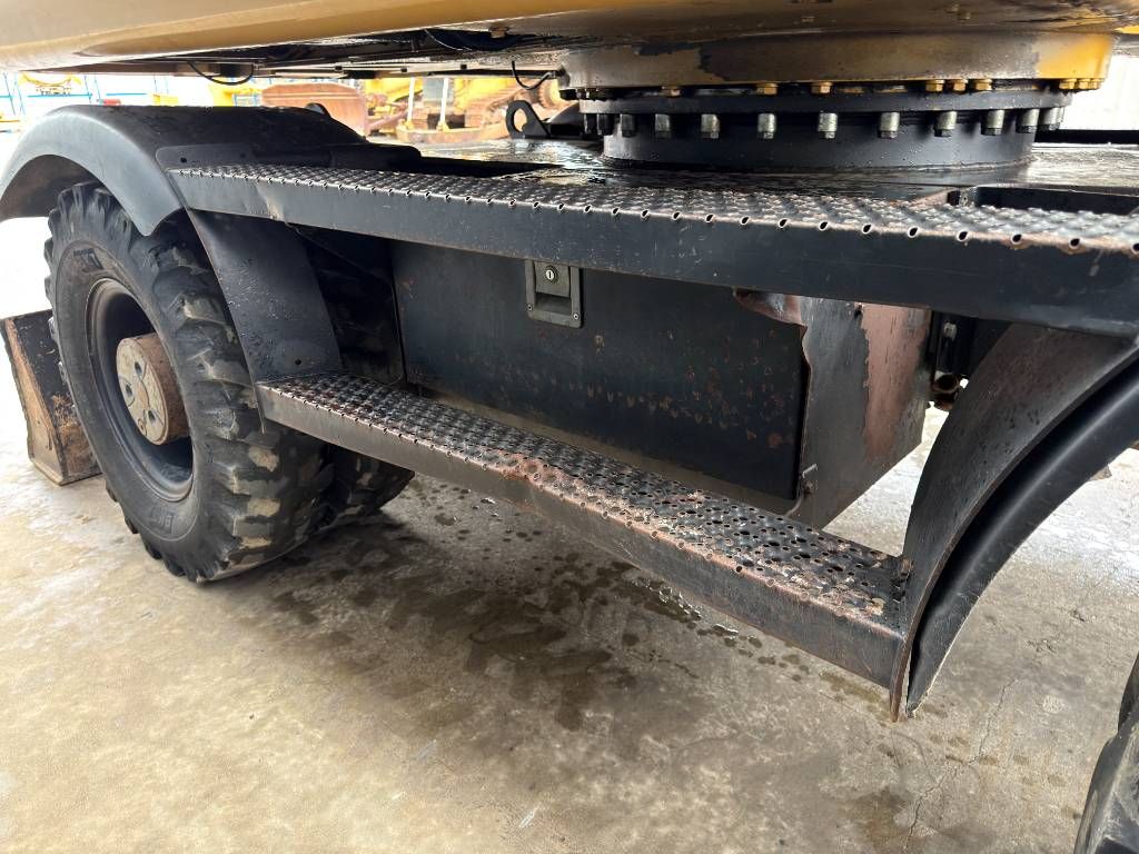 CAT M316D