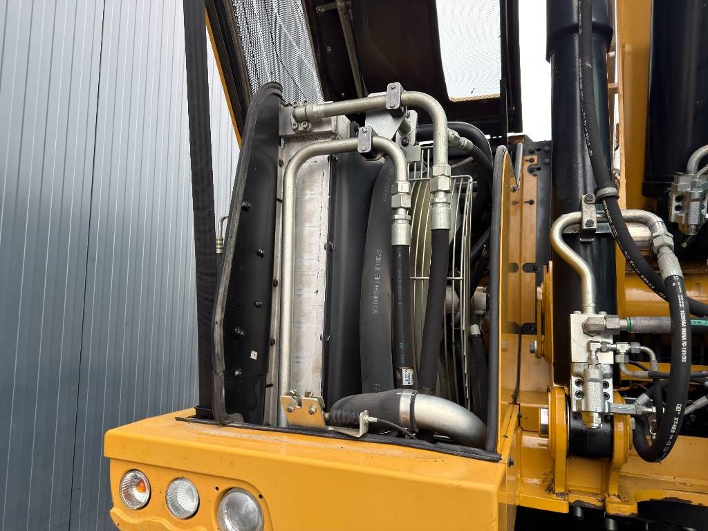 CAT M318F