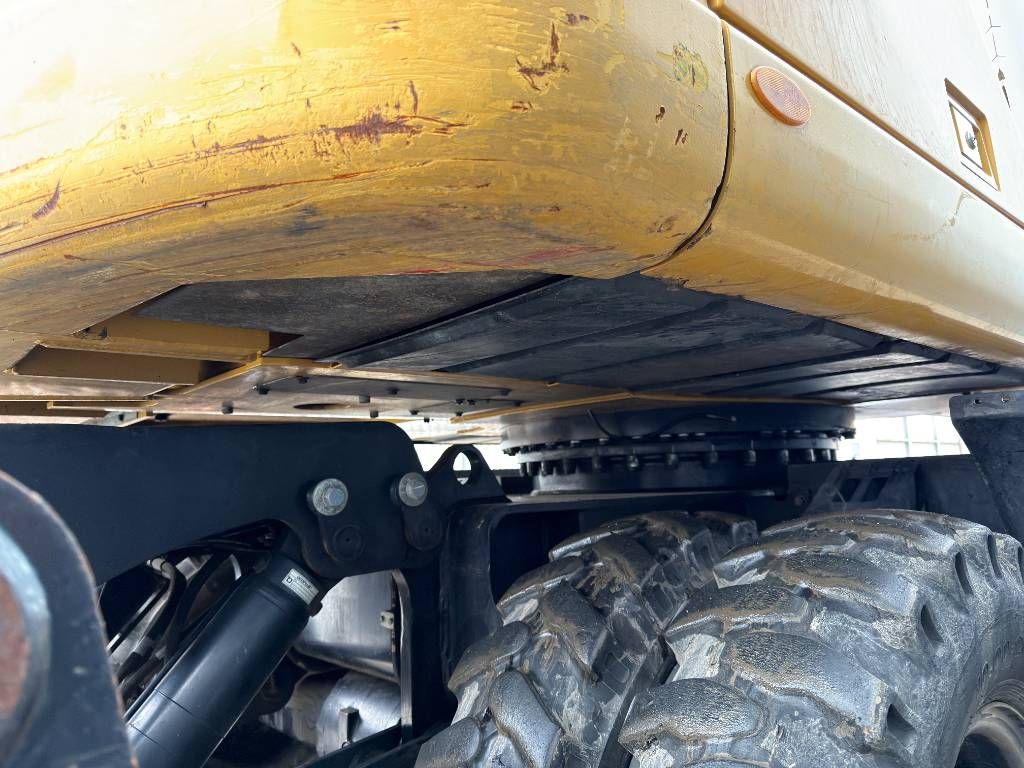 CAT M318F