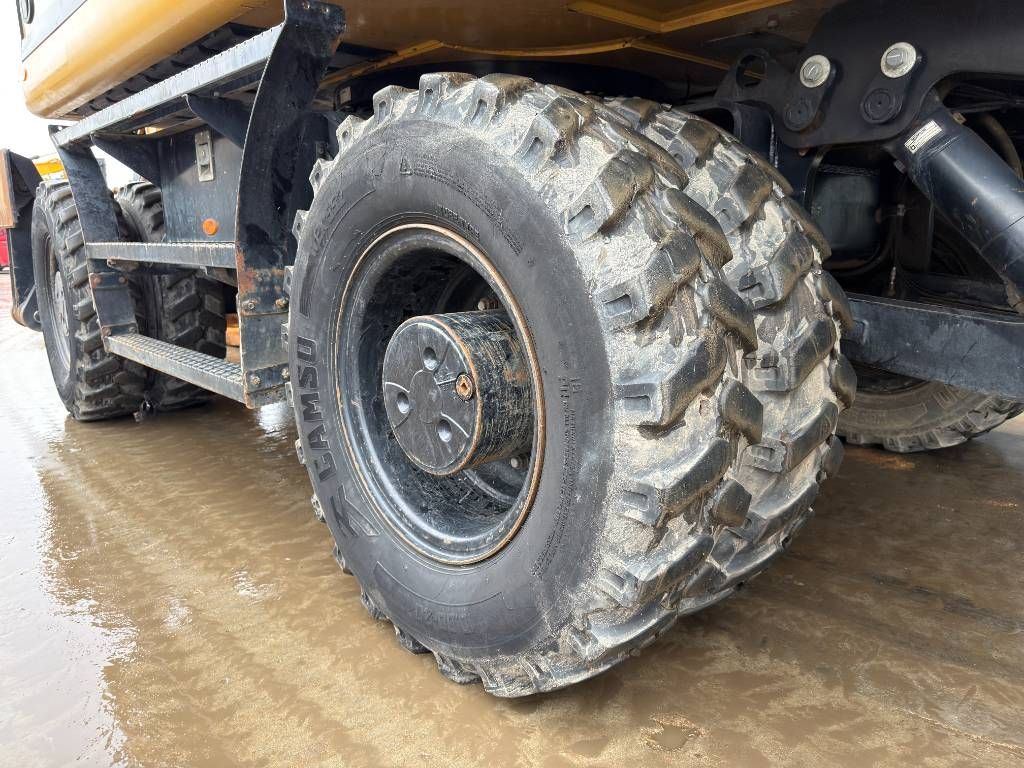 CAT M318F