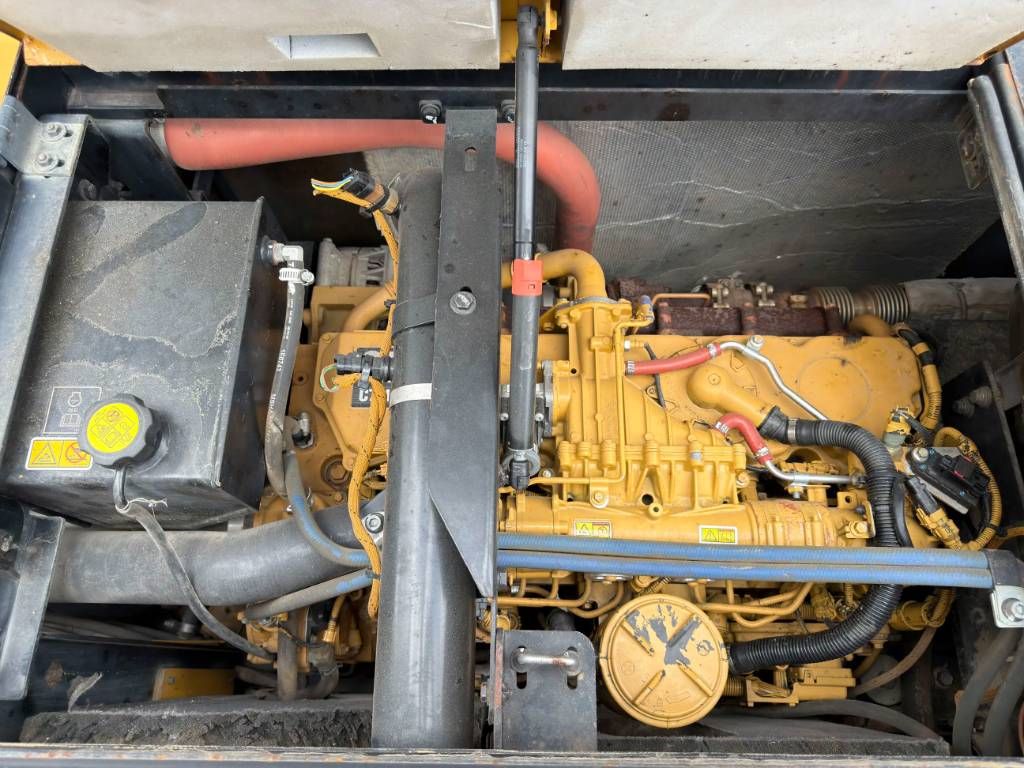 CAT M318F