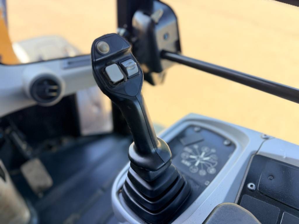 CAT 908M | NEW TYRES