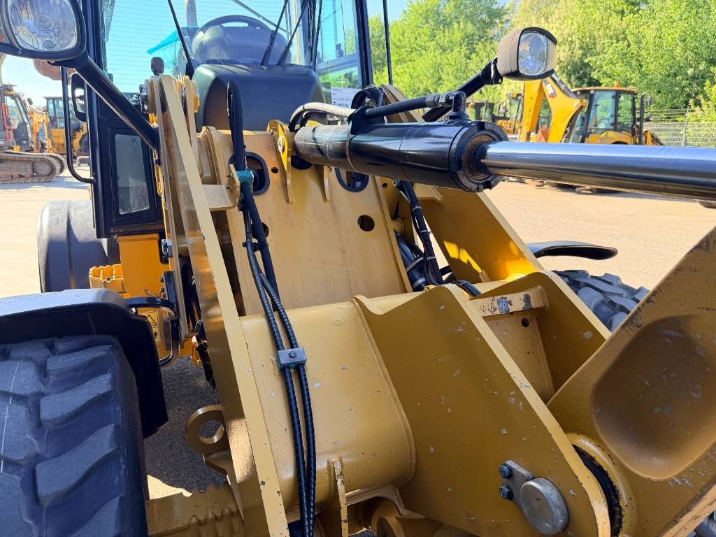 CAT 908M | NEW TYRES