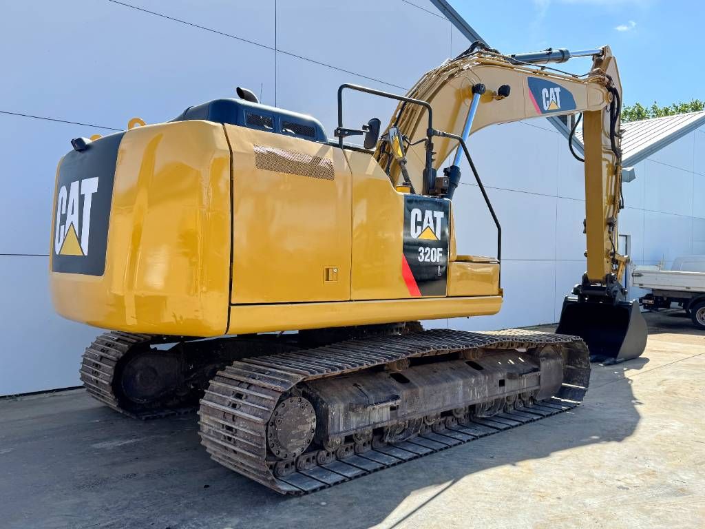 CAT 320FL - Automatic Greasing / Camera