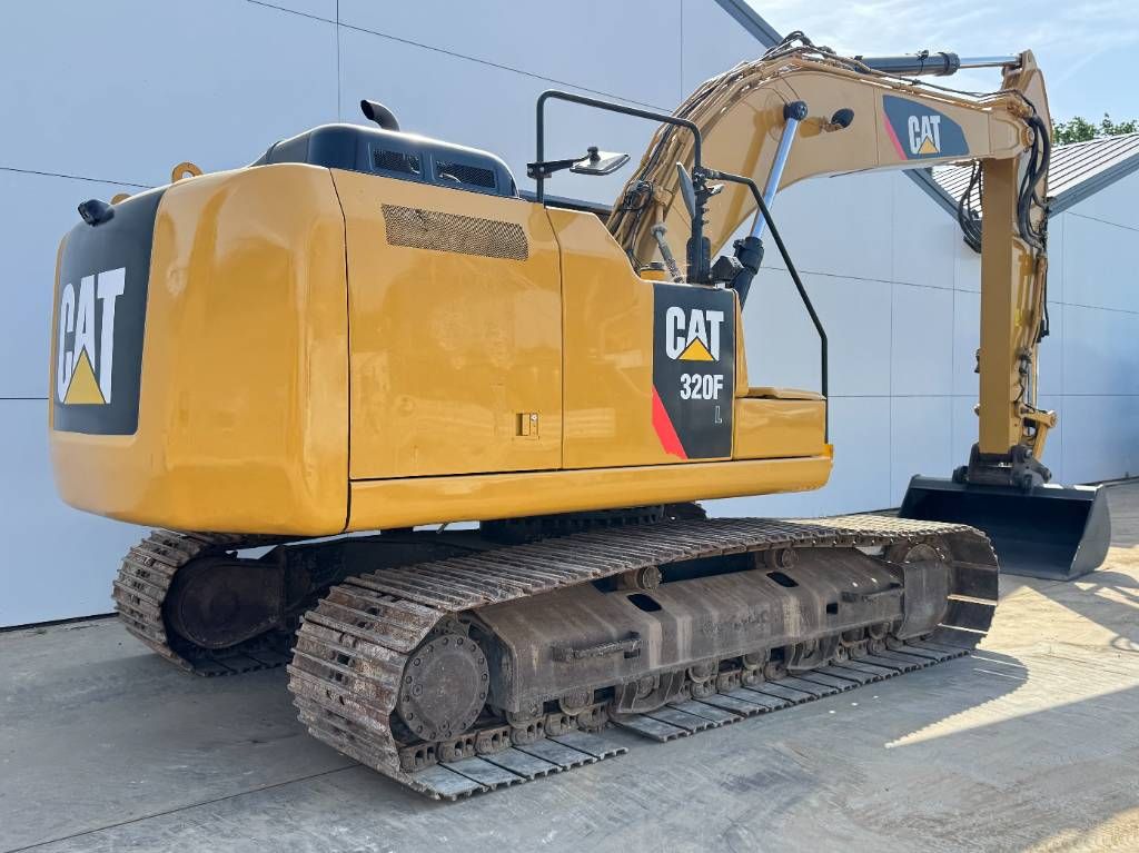 CAT 320FL - New Bucket / Hammer Lines / Camera