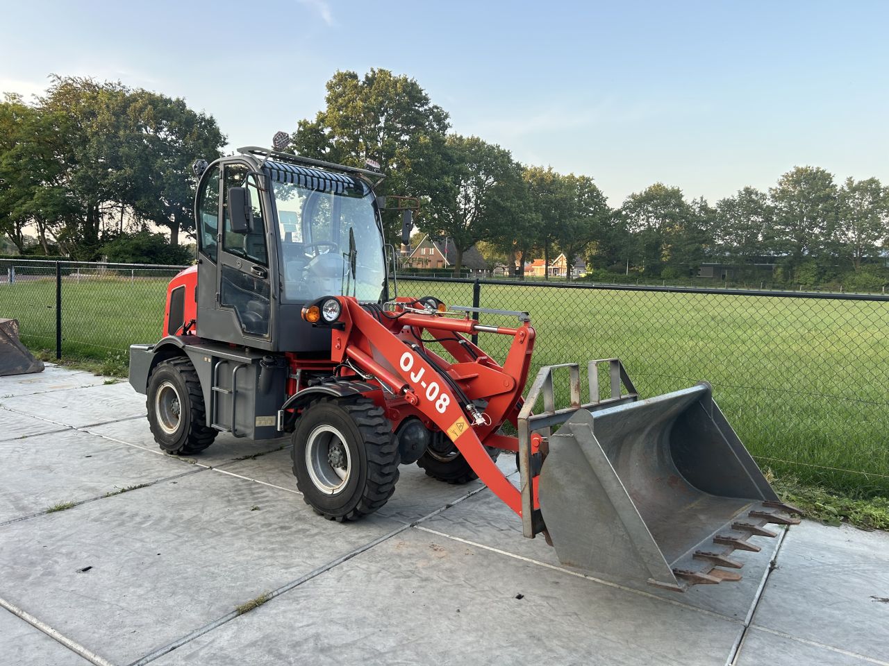 Nette Equgem shovel