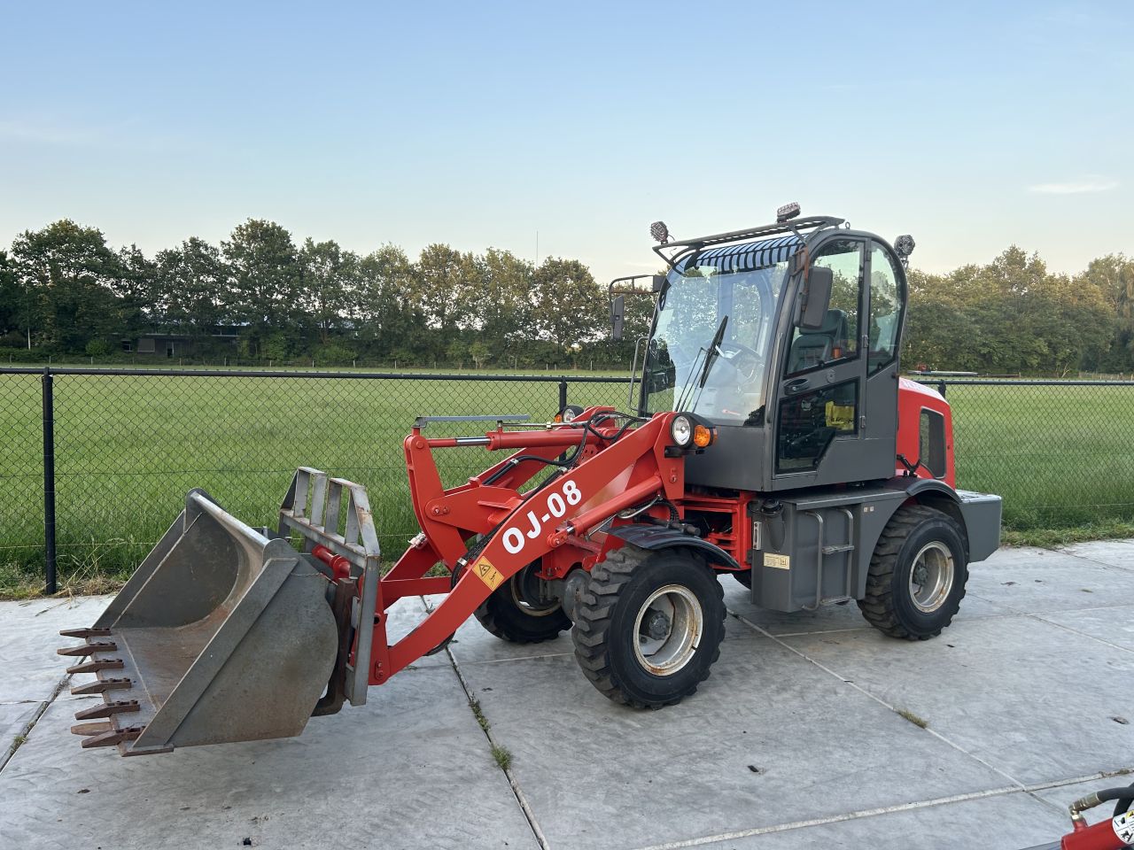 Nette Equgem shovel