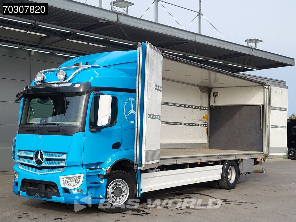 Mercedes Actros Actros 1833 4X2 18tonner Air suspension 2000kg Ladebordwand Automatic Euro 6