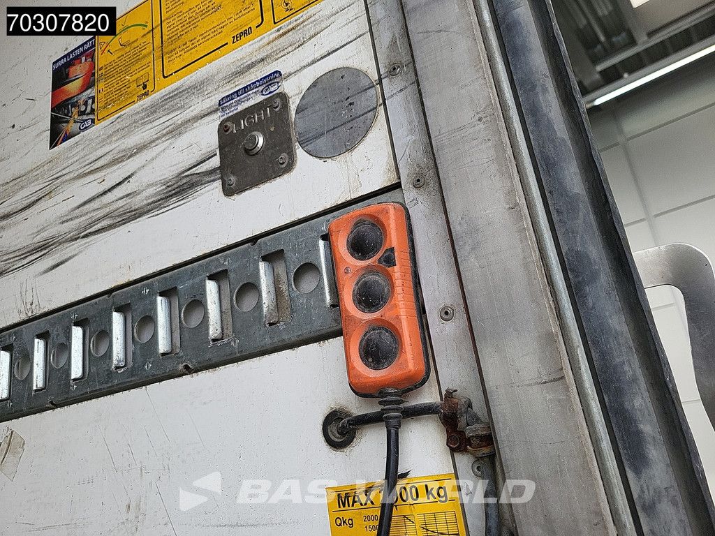 Mercedes Actros Actros 1833 4X2 18tonner Air suspension 2000kg Ladebordwand Automatic Euro 6