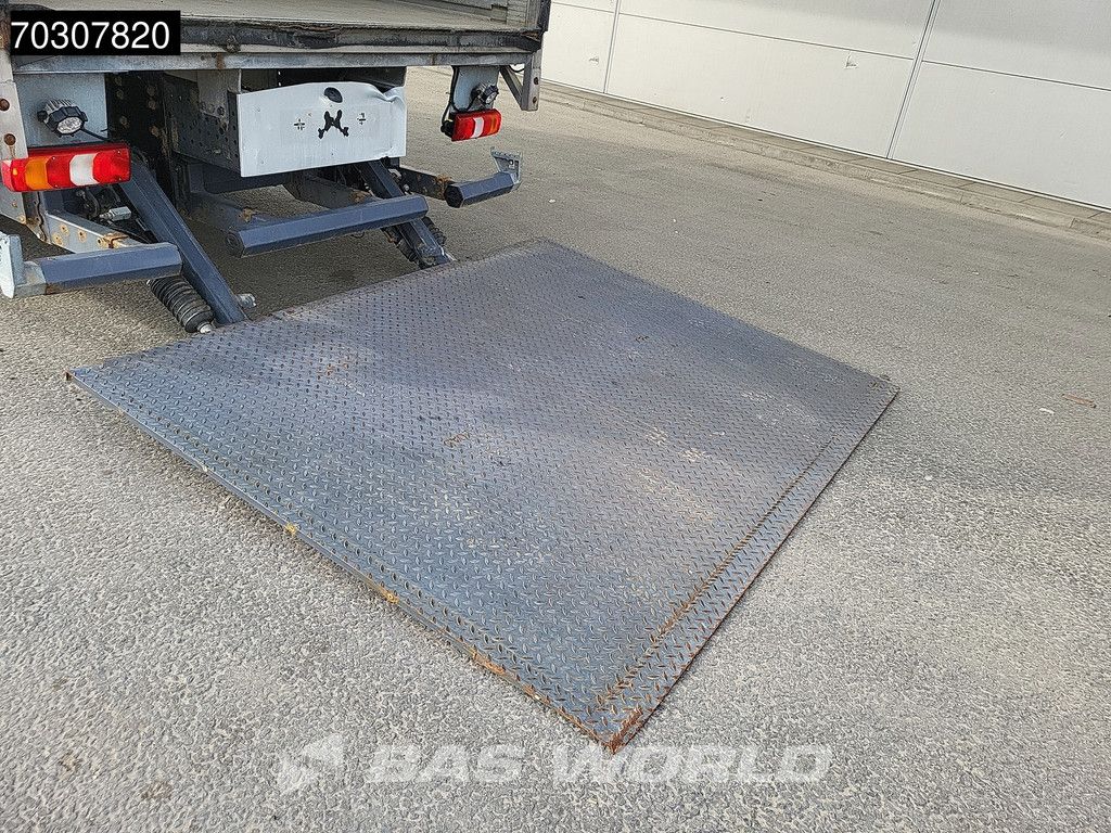 Mercedes Actros Actros 1833 4X2 18tonner Air suspension 2000kg Ladebordwand Automatic Euro 6