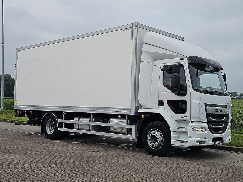 DAF LF 290 19t side doors lift