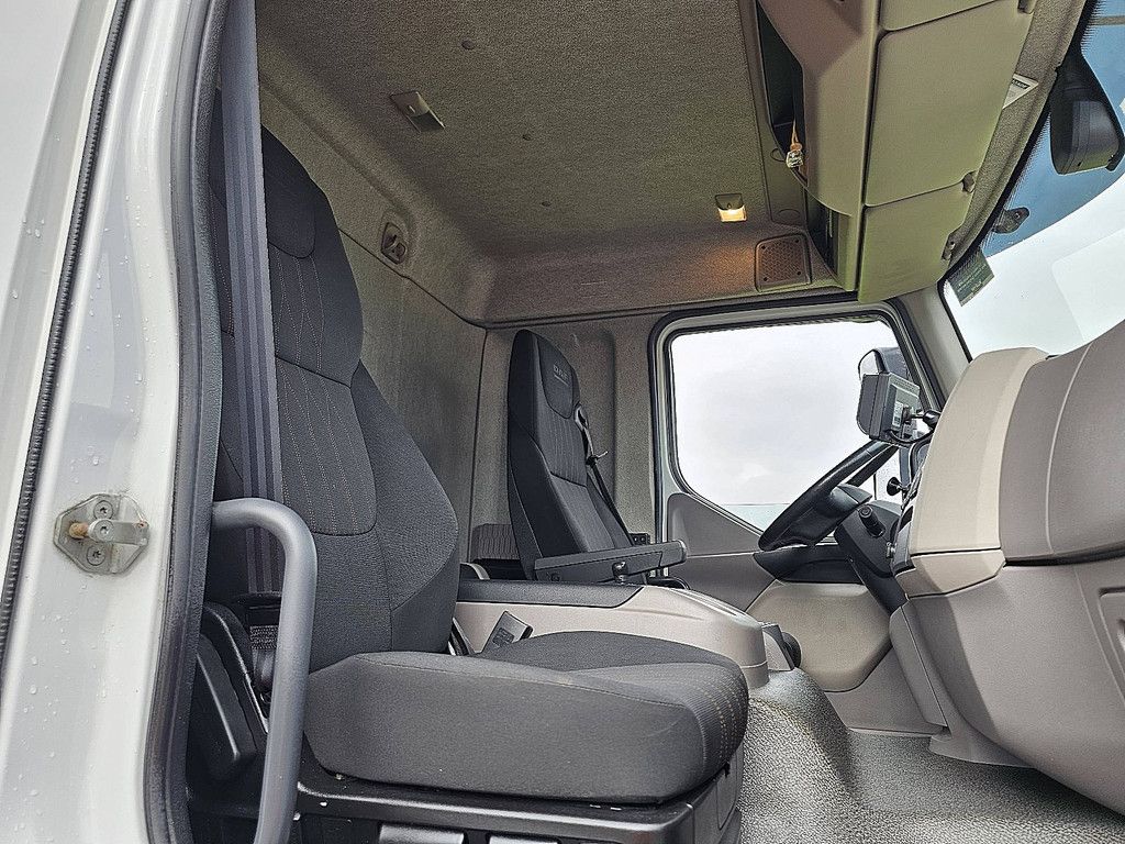 DAF LF 290 19t side doors lift