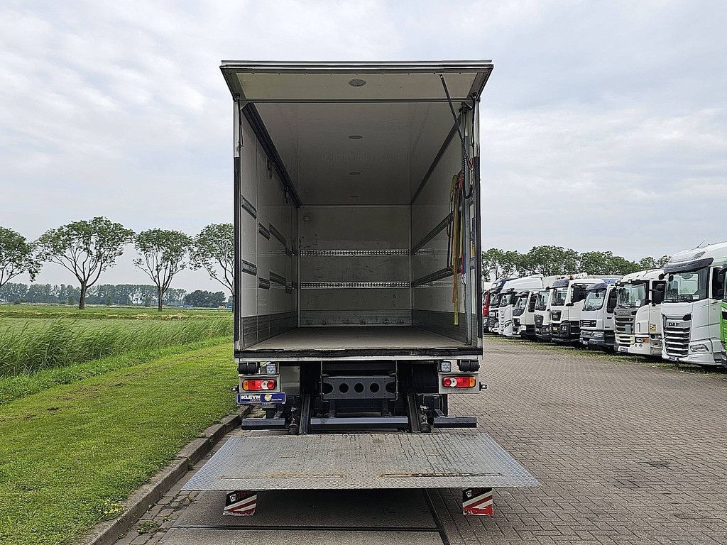 DAF LF 290 19t side doors lift