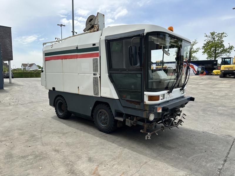 1998 Ravo 5002 Water sprayer