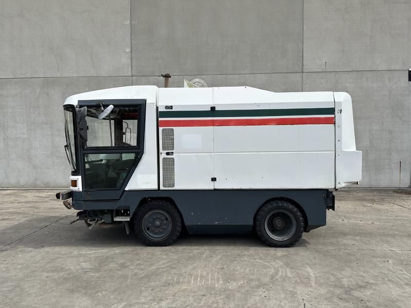 1998 Ravo 5002 Water sprayer
