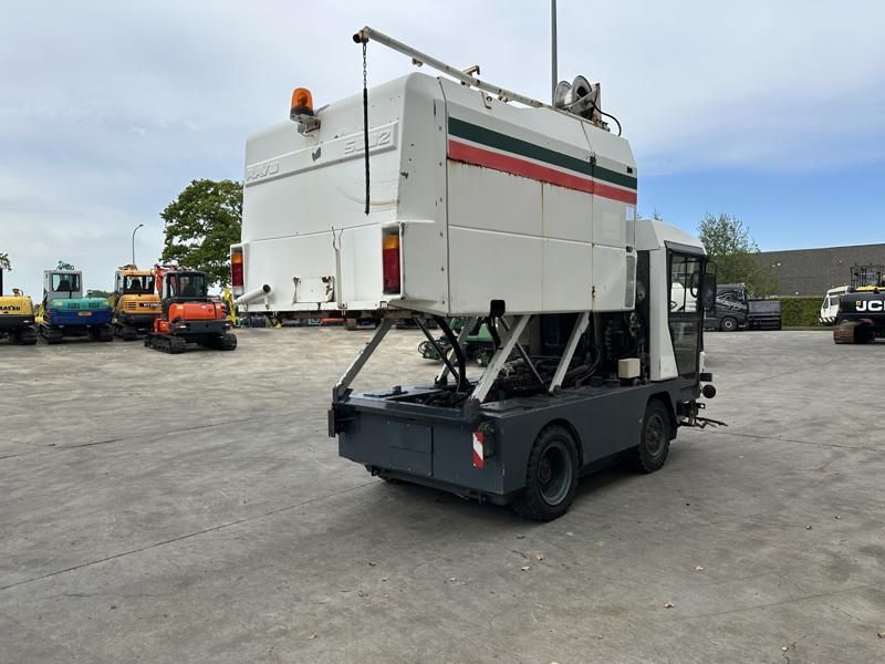 1998 Ravo 5002 Water sprayer
