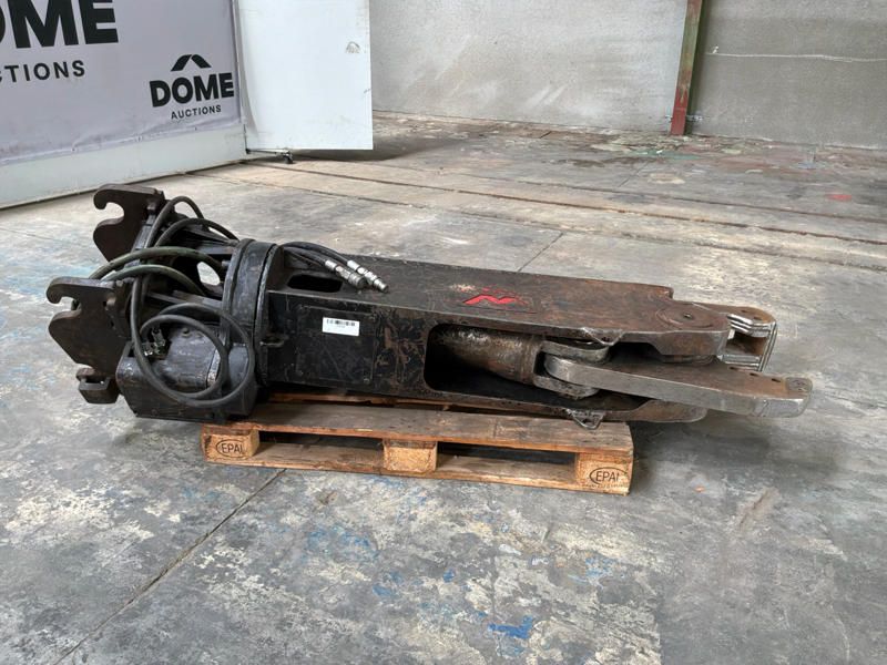 Mantiovabenne SHP 50 hydraulic rotary demolition and scrap shears