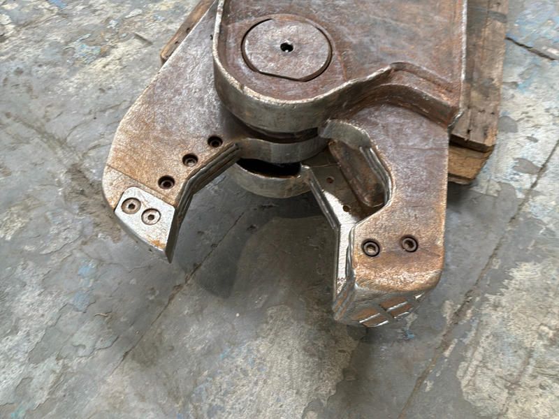 Mantiovabenne SHP 50 hydraulic rotary demolition and scrap shears