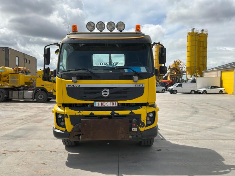 2011 Volvo FMFH 64 9.0E5 Hooklift truck