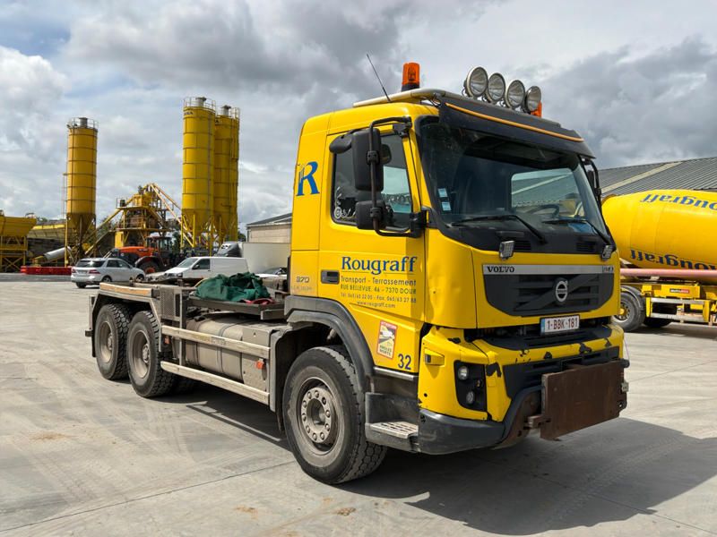2011 Volvo FMFH 64 9.0E5 Hooklift truck