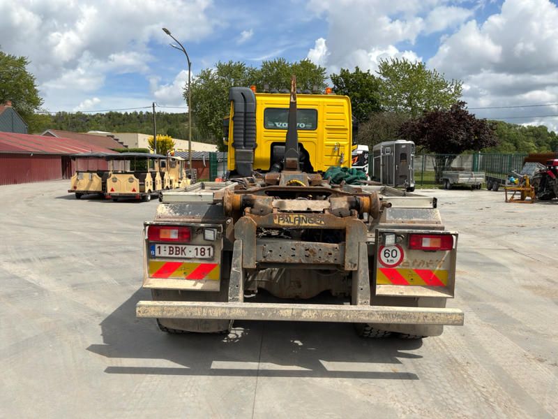 2011 Volvo FMFH 64 9.0E5 Hooklift truck