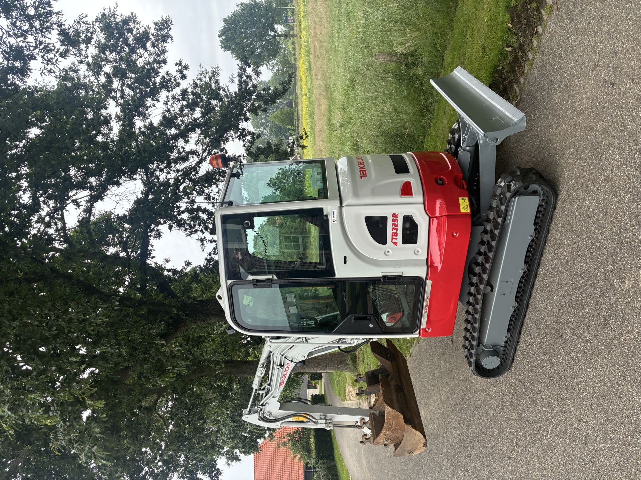 Takeuchi TB325R