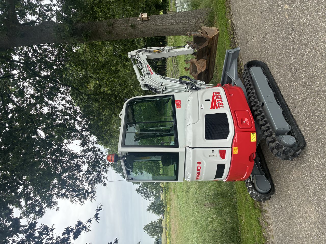 Takeuchi TB325R