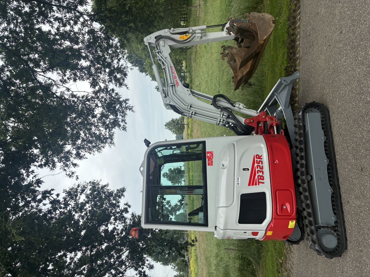 Takeuchi TB325R