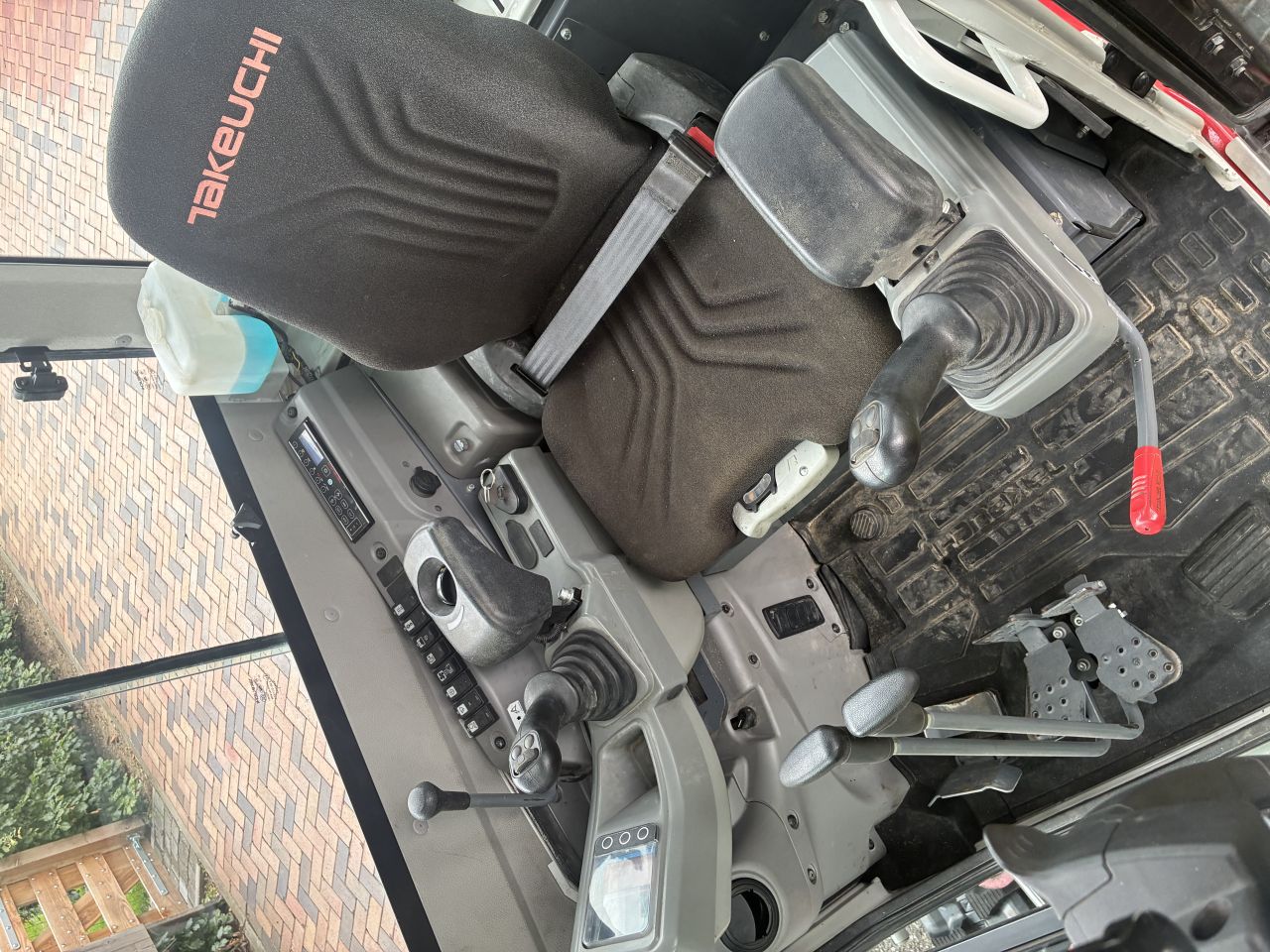 Takeuchi TB325R